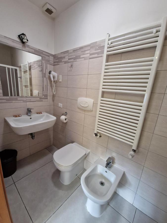 Hotel Bonola Milano Esterno foto