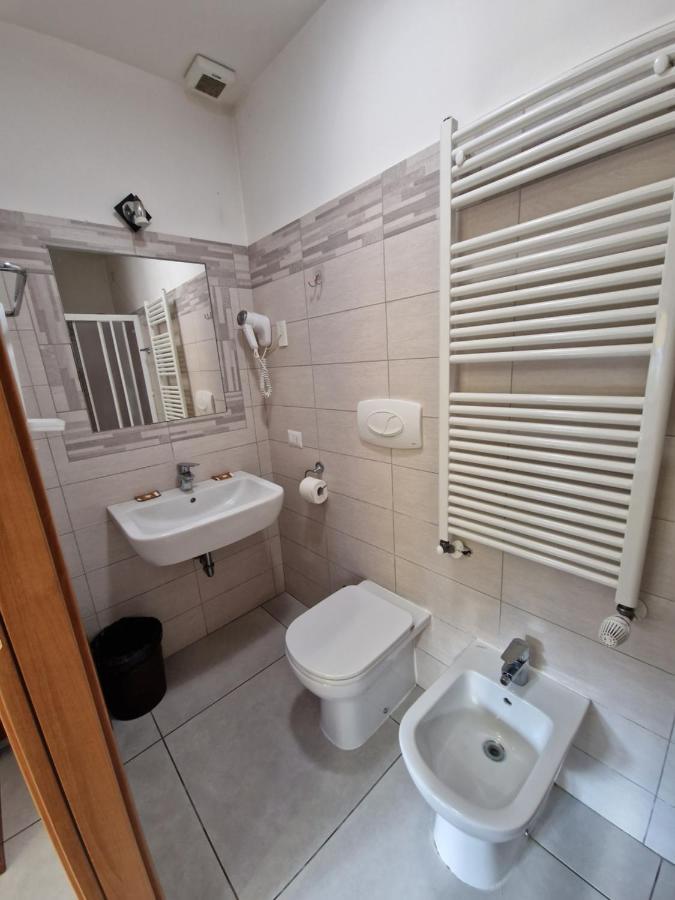 Hotel Bonola Milano Esterno foto